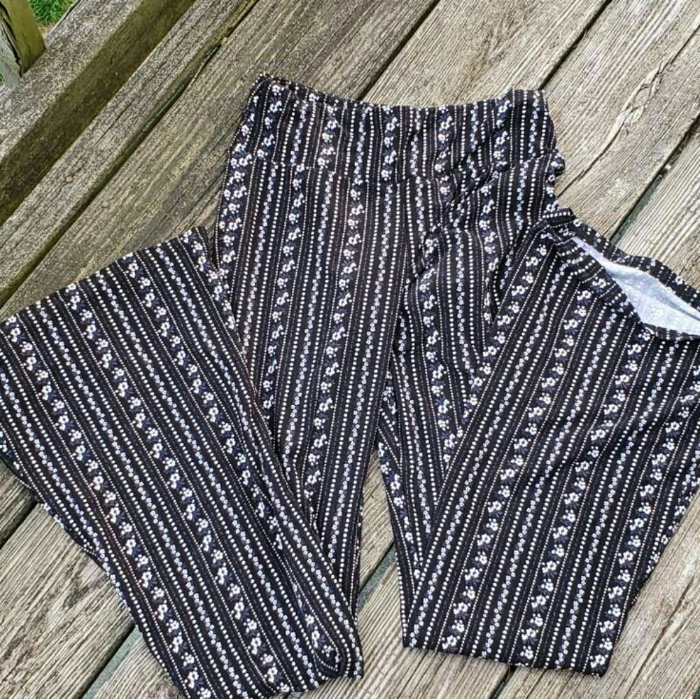 Flair bottom leggings